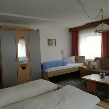 Haus Gertrud Haas Nocleg ze śniadaniem Lermoos
